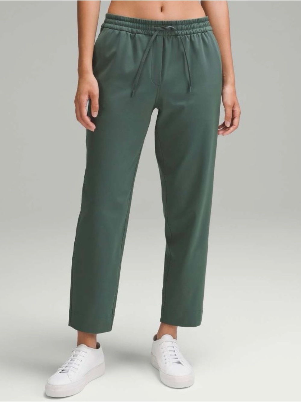 Lululemon Tapered Leg Mid Rise 7/8 Pant